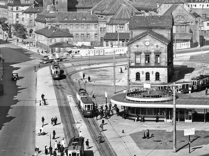 Volksbad 1914 mit Plärrer (© Stadtarchiv Nürnberg)