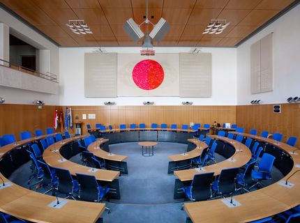 Bildquelle: Birgit Fuder/Stadt Nürnberg Sitzungssaal des Nürnberger Stadtrates